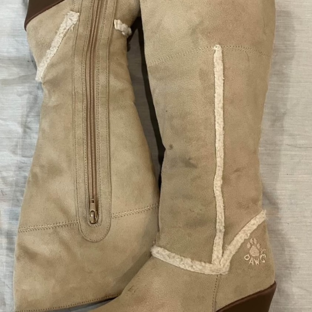 Women's size 5 DAWGS Tan faux sherling Boots